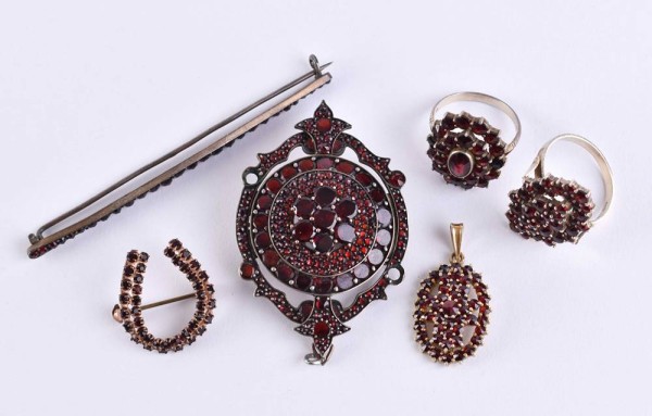 Konvolut Granatschmuck