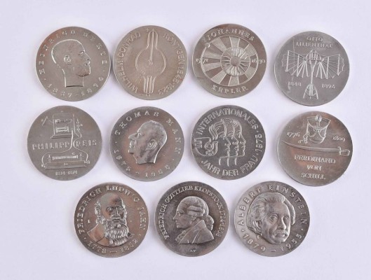 A group of 5 Mark pieces DDR