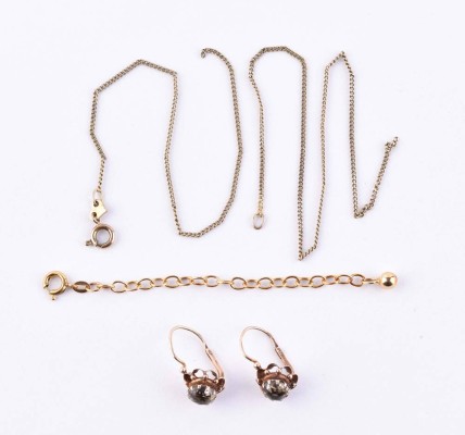 Group of jewellery