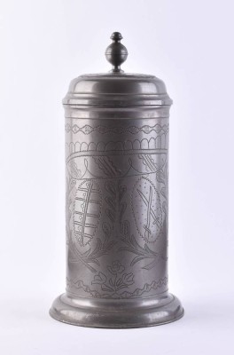 Large rolled pewter jug, circa 1711