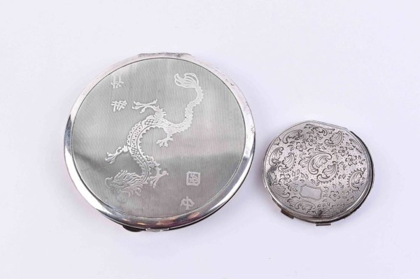 2 powder compacts