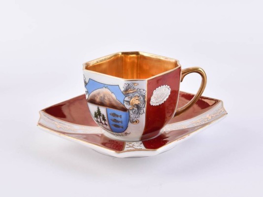 Andenkentasse mit Untertasse um 1900