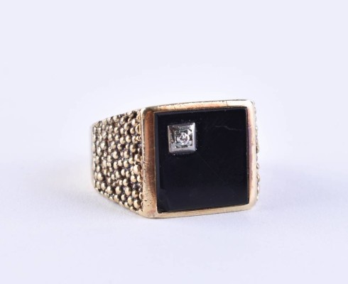 Men's ring onyx diamond ring
