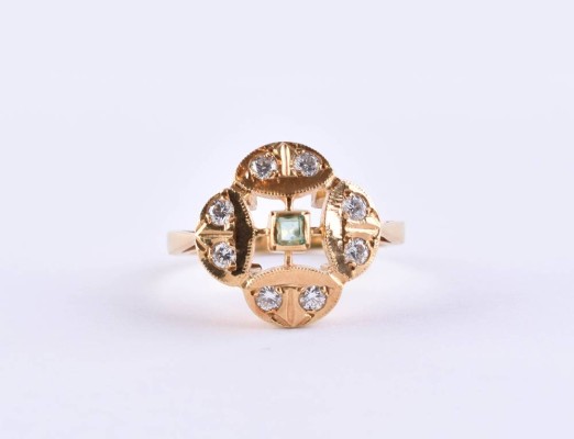 Brilliant emerald ring