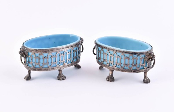 1 pair of spice bowls