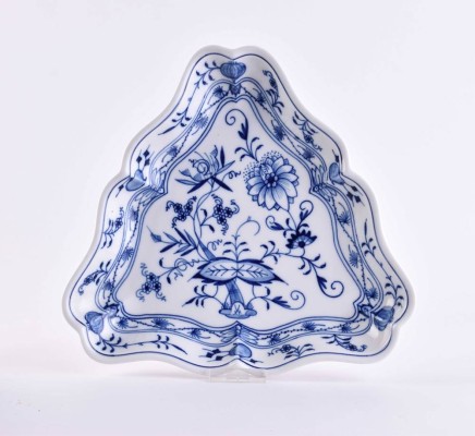 Meissen offering bowl