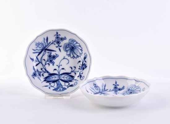 2 Meissen dessert bowls
