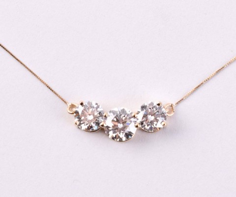 Brilliant trilogy necklace 