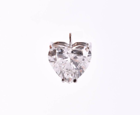 Brilliant solitaire pendant
