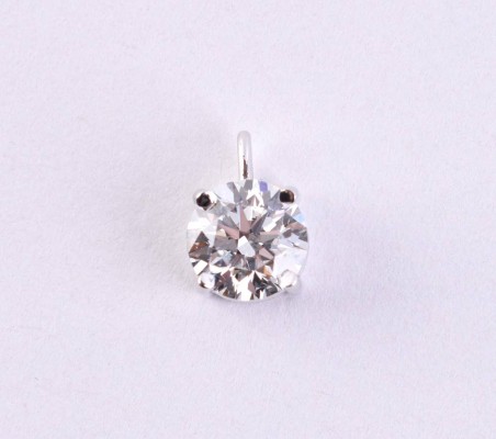 Brilliant solitaire pendant