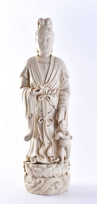Große Porzellanfigur der Guanyin China Qing Periode