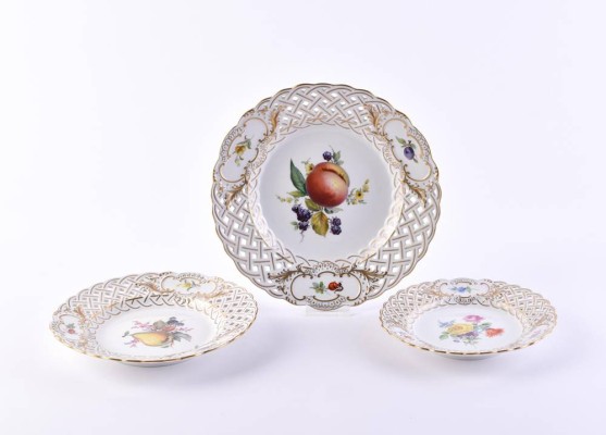 3 Meissen plates