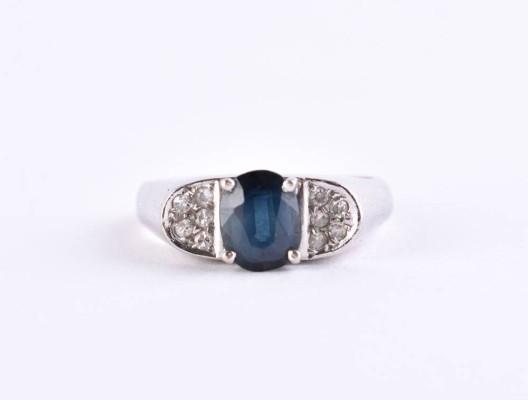 Saphir-Brillantring