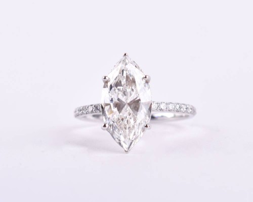 Brilliant-cut solitaire ring