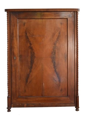 Eckschrank um 1900