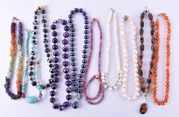 A group of costume jewellery