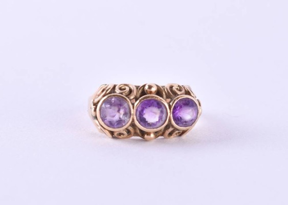 Amethist ladies ring