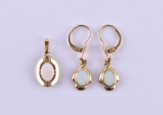 Opal Ohrringe und Anhänger