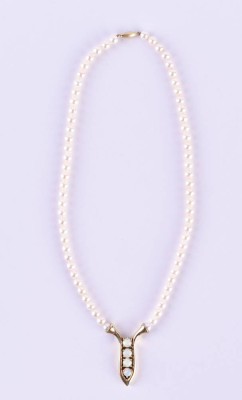 Pearl necklace