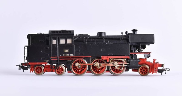 Tender steam locomotive width 66002 Piko