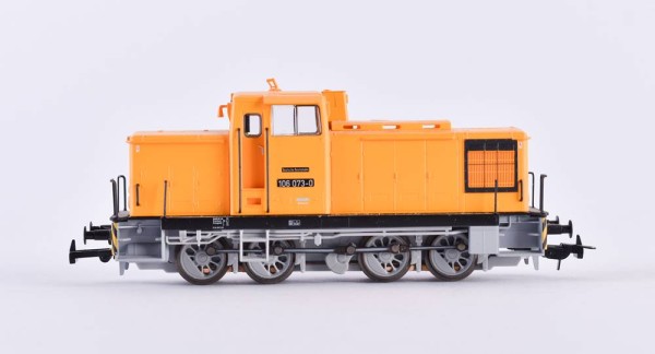 Diesel locomotive width 106 073-0 of the DR- Piko