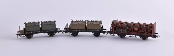 A group of goods wagons, Piko and others