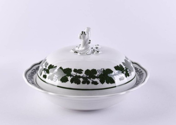 Small lidded tureen Meissen