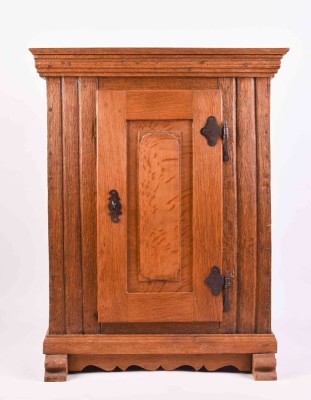 small cupboard around 1820