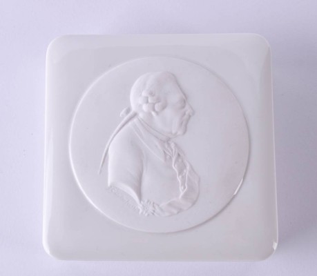 Relief lidded box KPM Berlin