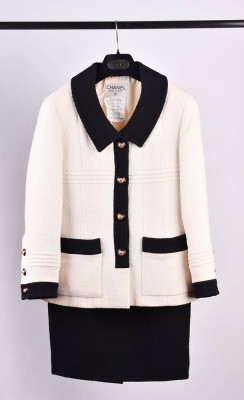 Vintage Chanel tweed costume 1993 A